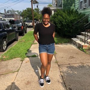 Meet your Posher, Adriana